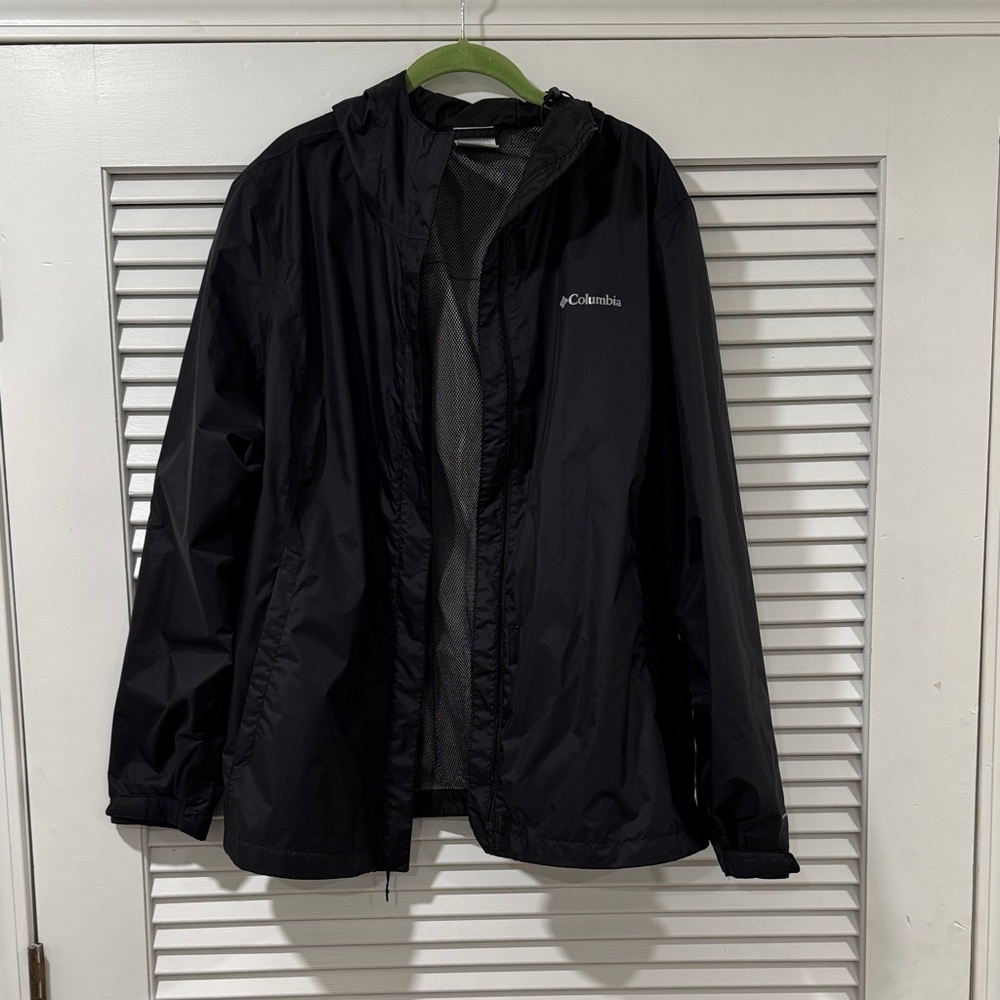 Columbia Women’s Black Raincoat